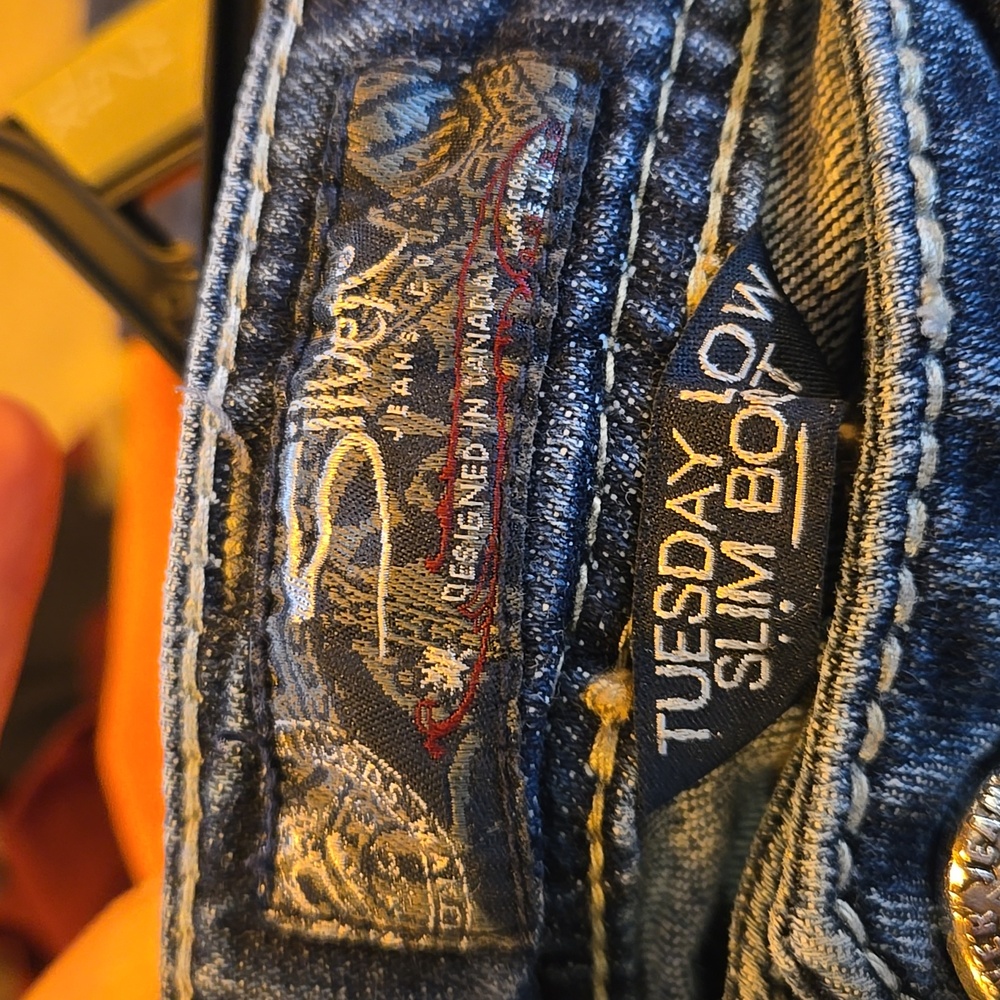 Silver Jeans - Picture 8 of 11